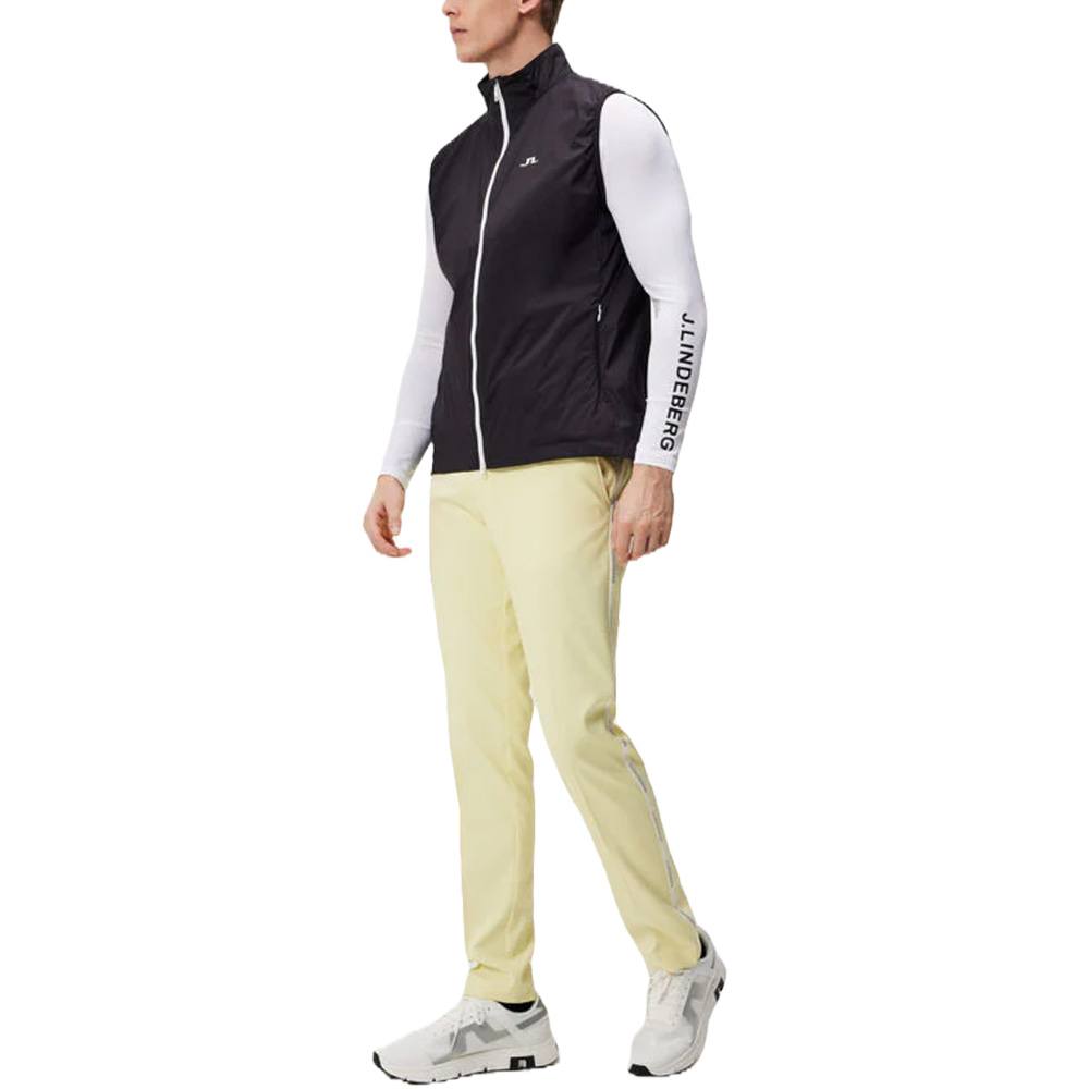 J.Lindeberg Ash Light Packable Golf Vest Black - 24
