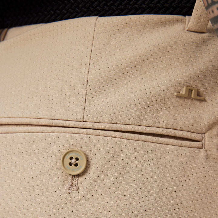 J.Lindeberg Vent Tight Golf Shorts Safari Beige - SS24